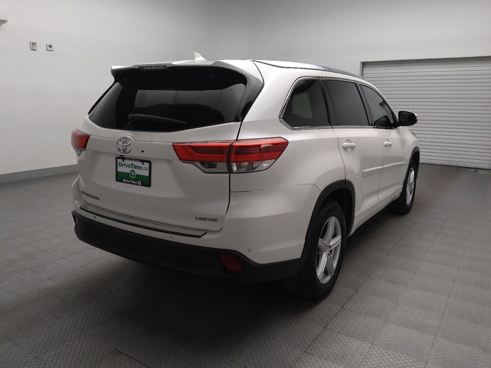 2019 Toyota Highlander in Lewisville, TX 75067 - 18131804 9