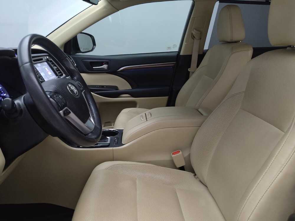 2019 Toyota Highlander in Lewisville, TX 75067 - 18131804 17