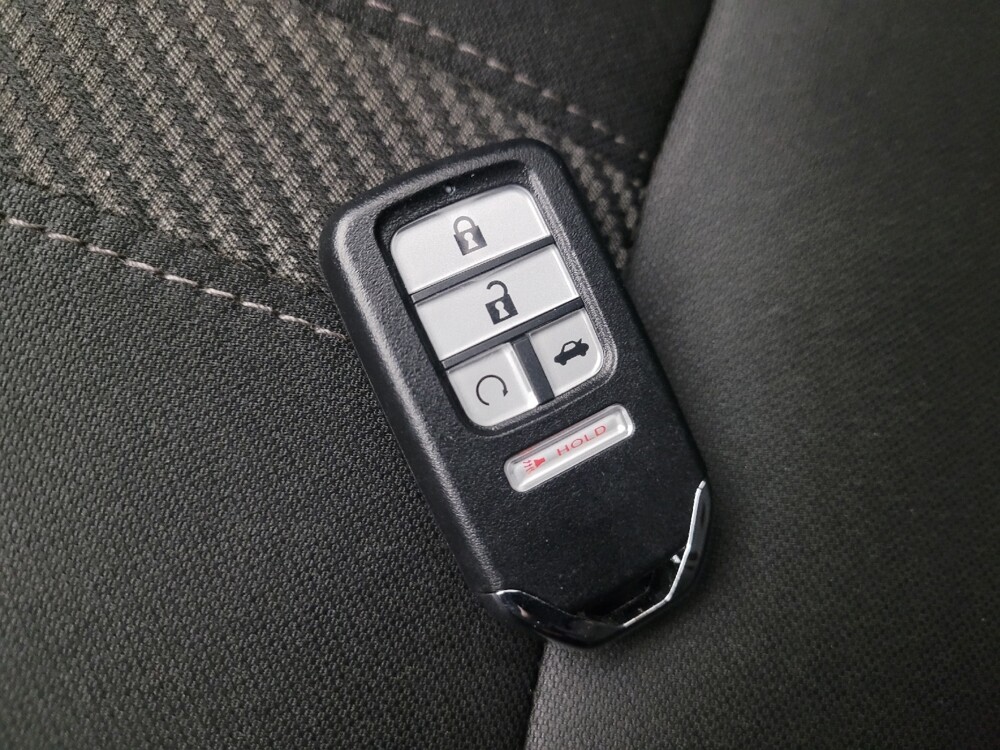 2017 Honda Civic in Glendale, AZ 85301 - 18131815 32