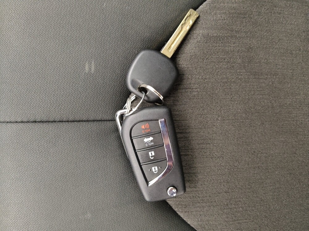 2022 Toyota Camry in Springfield, MO 65807 - 18131835 32