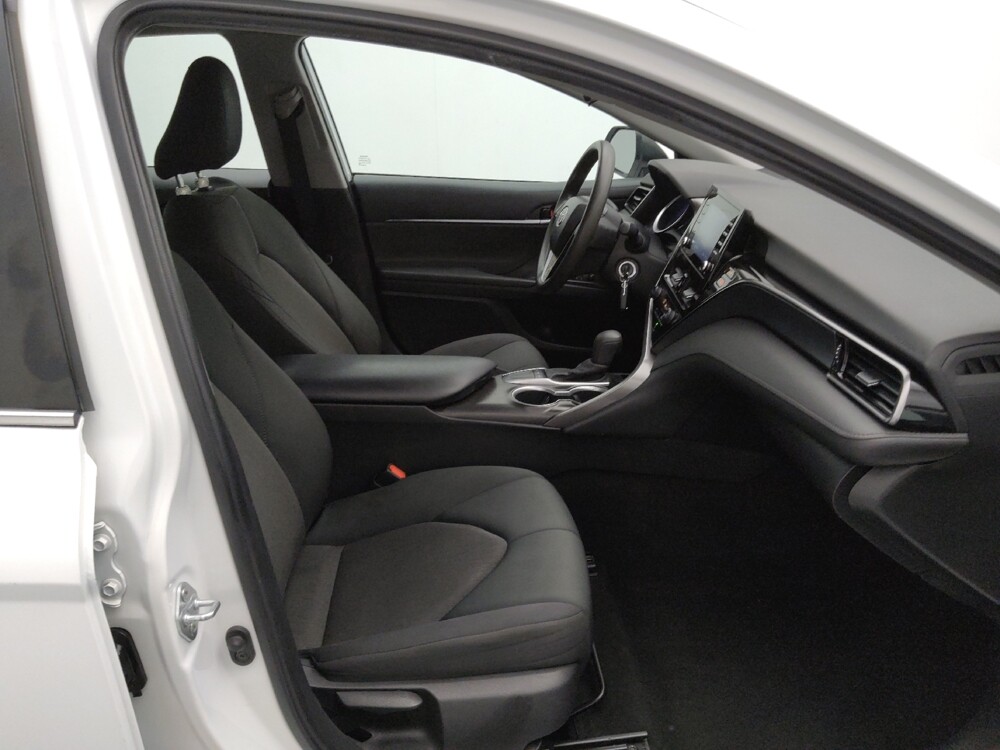 2022 Toyota Camry in Springfield, MO 65807 - 18131835 21