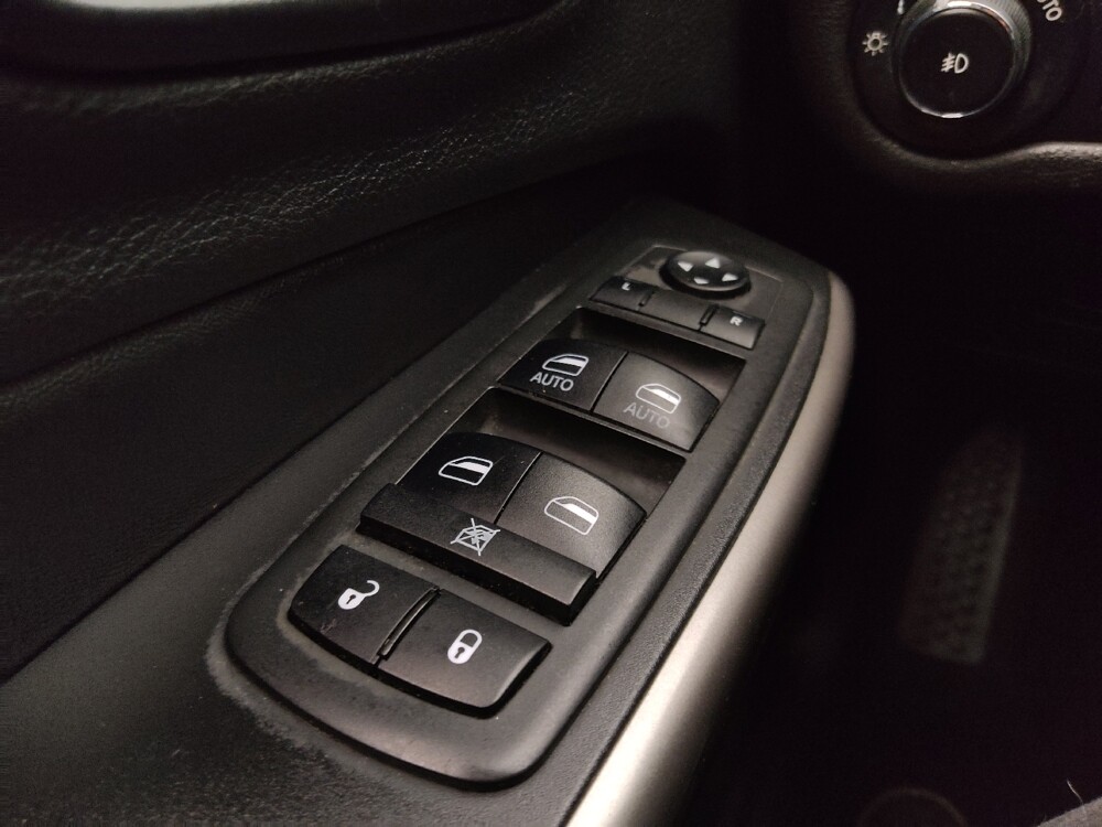 2019 Jeep Cherokee in Springfield, MO 65807 - 18131836 27