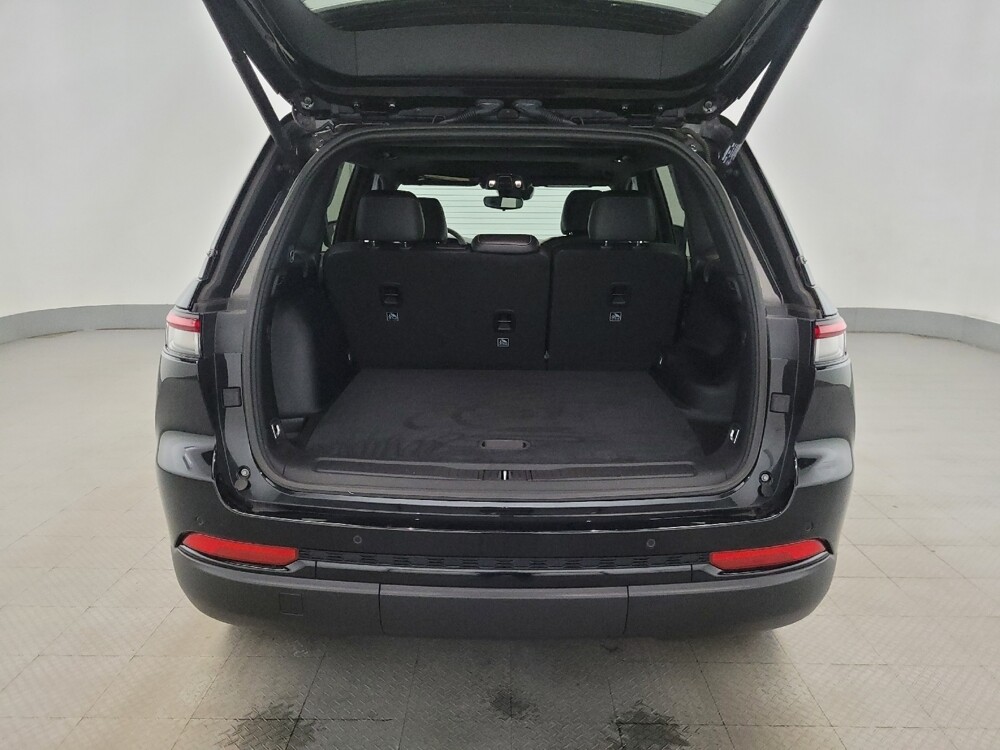 2023 Jeep Grand Cherokee in Pittsburgh, PA 15236 - 18131843 29