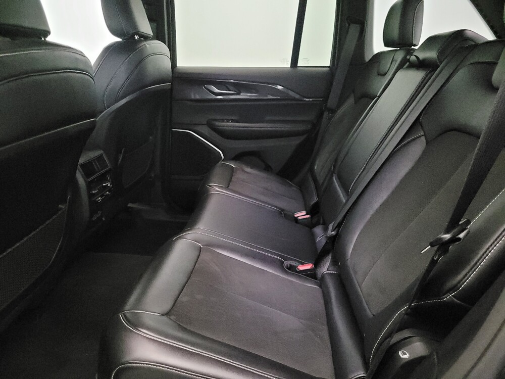 2023 Jeep Grand Cherokee in Pittsburgh, PA 15236 - 18131843 18