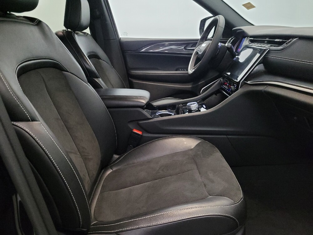 2023 Jeep Grand Cherokee in Pittsburgh, PA 15236 - 18131843 21