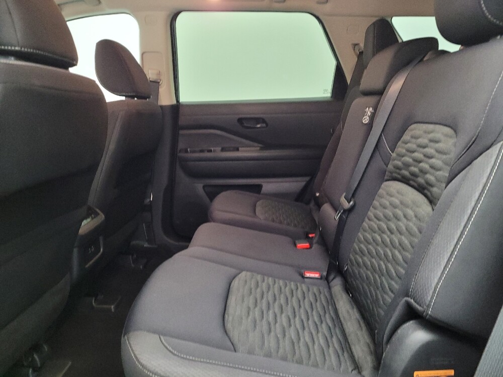 2023 Nissan Pathfinder in Toledo, OH 43617 - 18131849 18