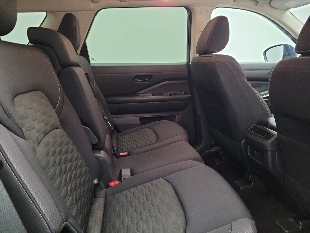 2023 Nissan Pathfinder in Toledo, OH 43617 - 18131849 19