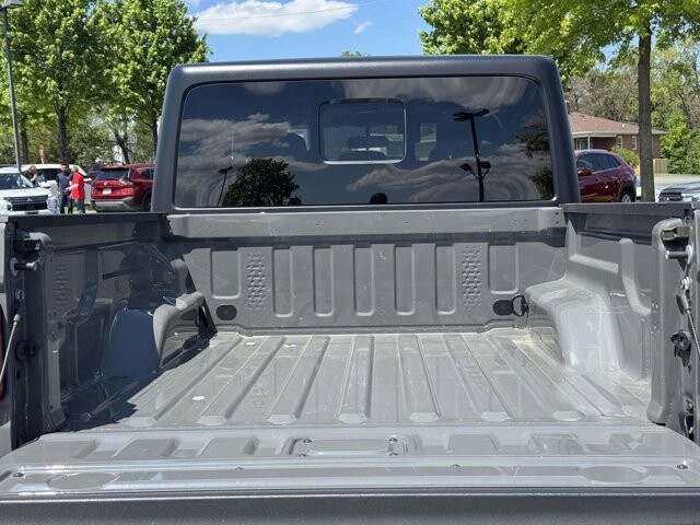 2022 Jeep Gladiator in Winchester, VA 22602 - 18131898 12