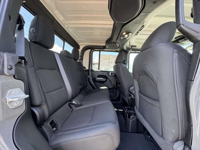 2022 Jeep Gladiator in Winchester, VA 22602 - 18131898 11