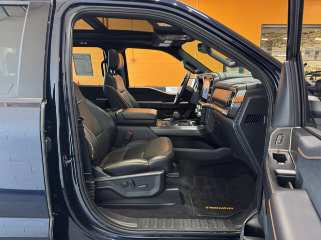 2025 Ford F150 in Burlington, WI 53105 - 18131902 19