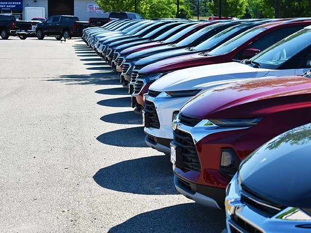 2025 Chevrolet Traverse in Burlington, WI 53105 - 18131912 25