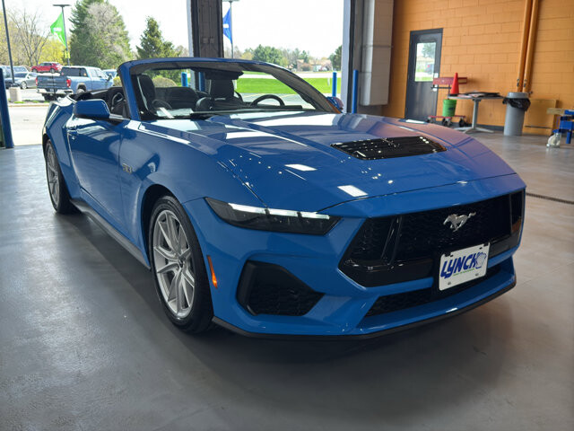 2025 Ford Mustang in Burlington, WI 53105 - 18131918 7