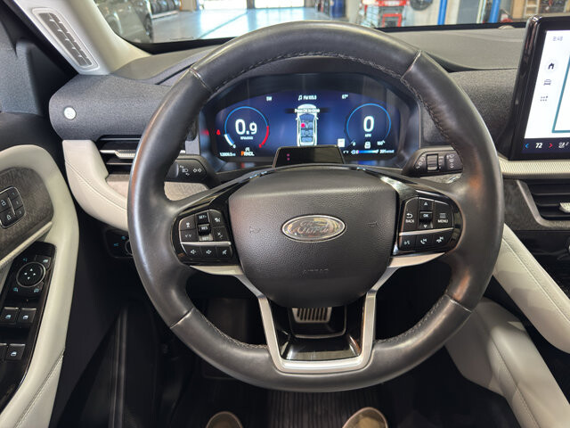2025 Ford Explorer in Burlington, WI 53105 - 18131919 25