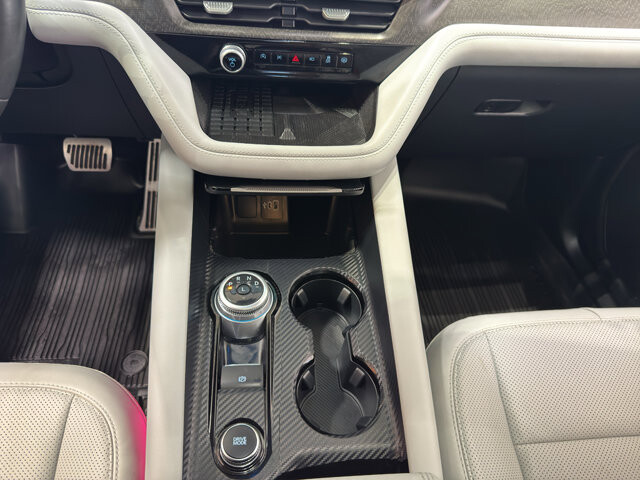 2025 Ford Explorer in Burlington, WI 53105 - 18131919 34