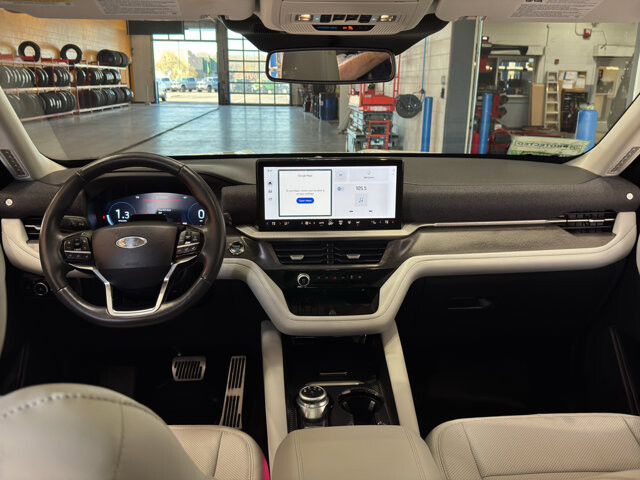 2025 Ford Explorer in Burlington, WI 53105 - 18131919 15