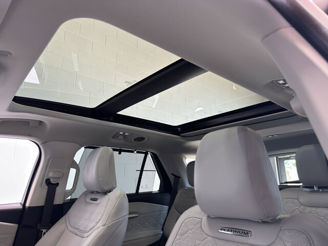 2025 Ford Explorer in Burlington, WI 53105 - 18131919 38