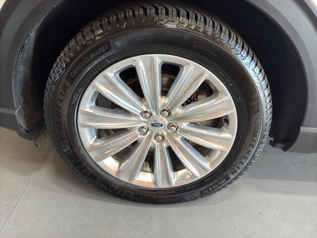 2025 Ford Explorer in Burlington, WI 53105 - 18131919 9