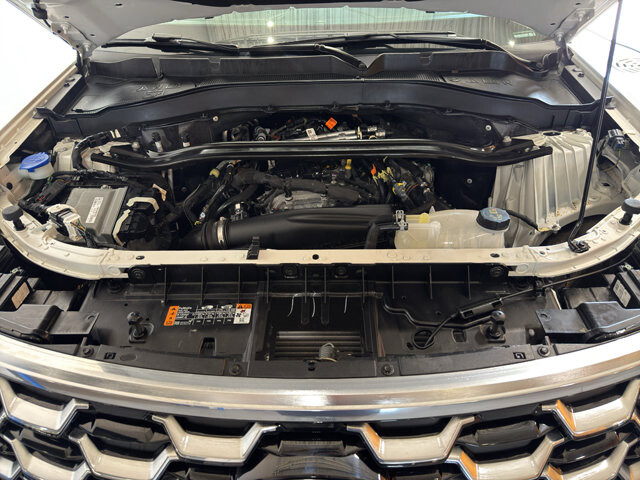 2025 Ford Explorer in Burlington, WI 53105 - 18131919 39