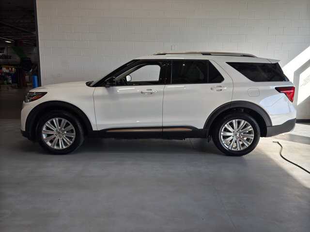 2025 Ford Explorer in Burlington, WI 53105 - 18131919 2