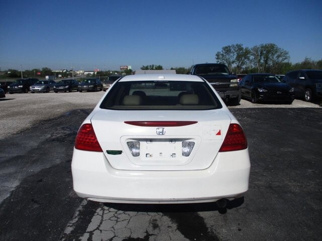 2006 Honda Accord in Oak Grove, MO 64075 - 18131922 6
