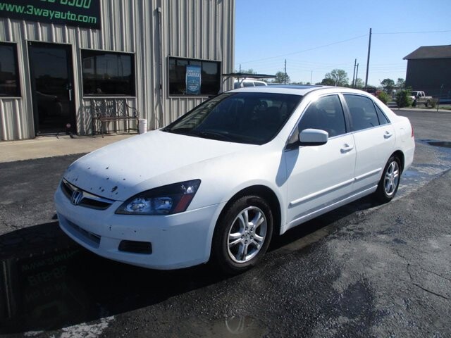 2006 Honda Accord in Oak Grove, MO 64075 - 18131922