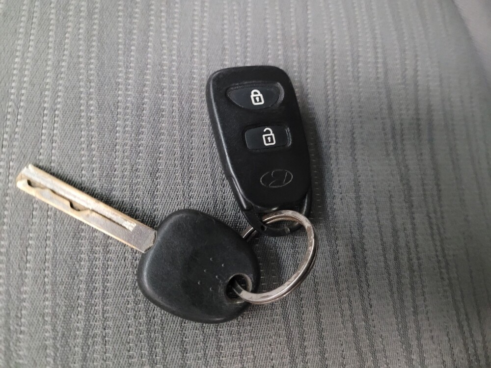 2017 Hyundai Accent in Fresno, CA 93726 - 18131943 32