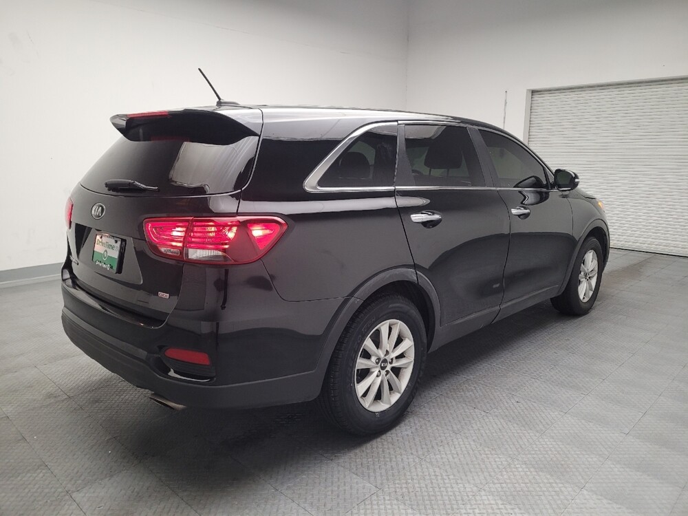 2019 Kia Sorento in Downey, CA 90241 - 18131946 9