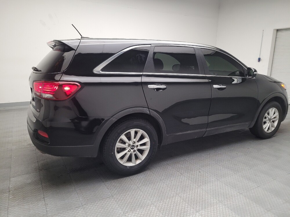 2019 Kia Sorento in Downey, CA 90241 - 18131946 10