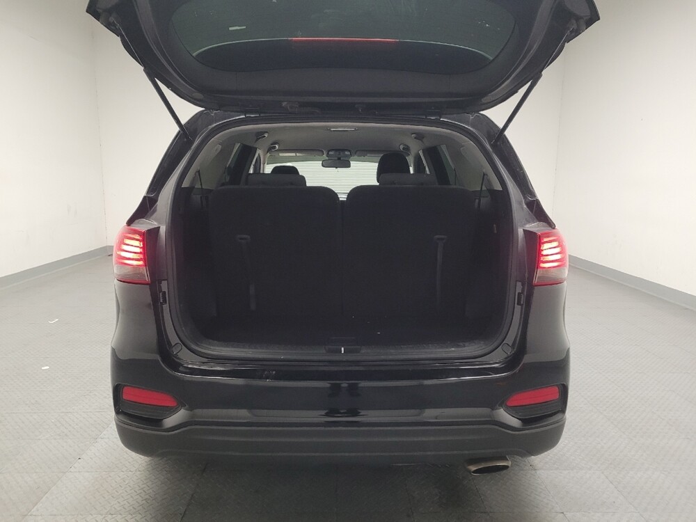 2019 Kia Sorento in Downey, CA 90241 - 18131946 29