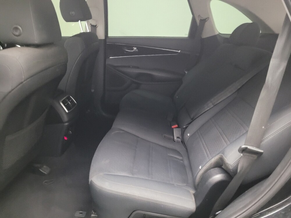 2019 Kia Sorento in Downey, CA 90241 - 18131946 18