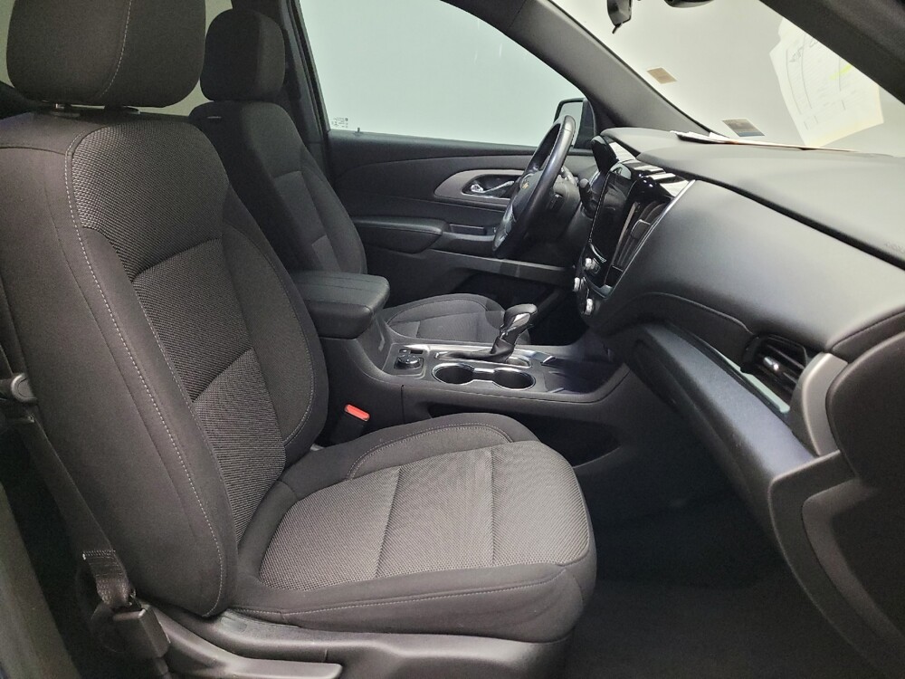 2022 Chevrolet Traverse in Riverside, CA 92504 - 18131949 21