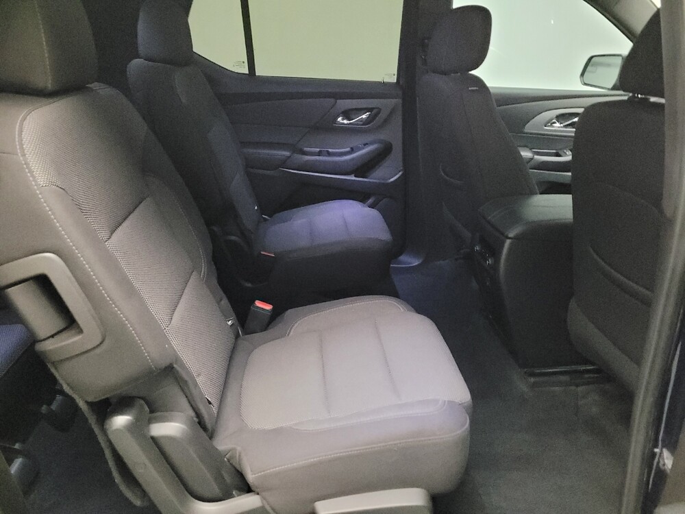 2022 Chevrolet Traverse in Riverside, CA 92504 - 18131949 19