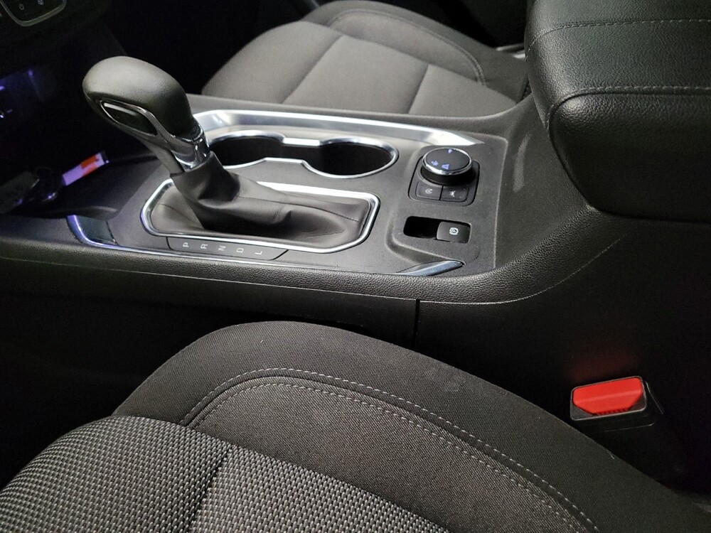 2022 Chevrolet Traverse in Riverside, CA 92504 - 18131949 26