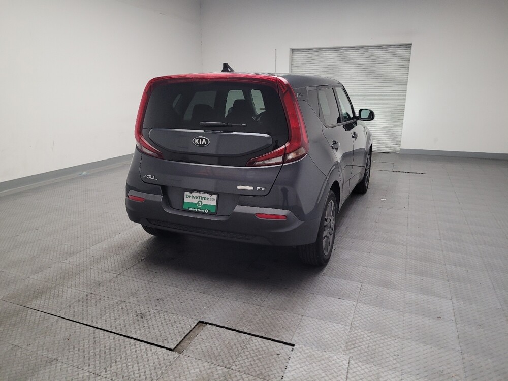 2020 Kia Soul in Fresno, CA 93726 - 18131952 7