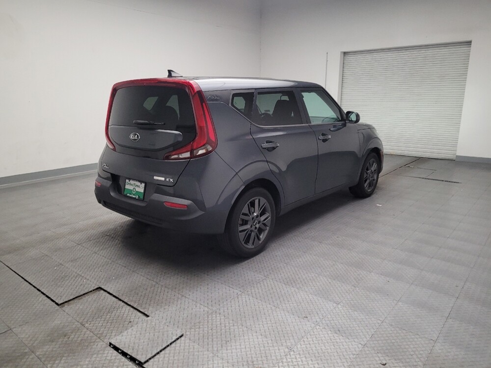 2020 Kia Soul in Fresno, CA 93726 - 18131952 9