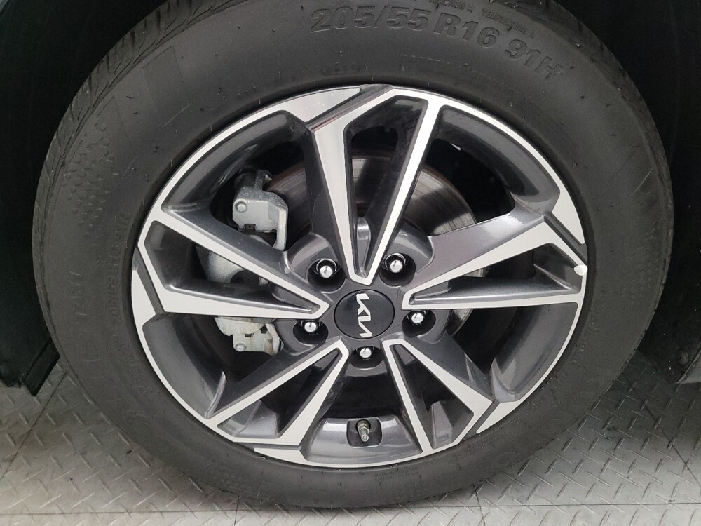 2024 Kia Forte in Montclair, CA 91763 - 18131956 31