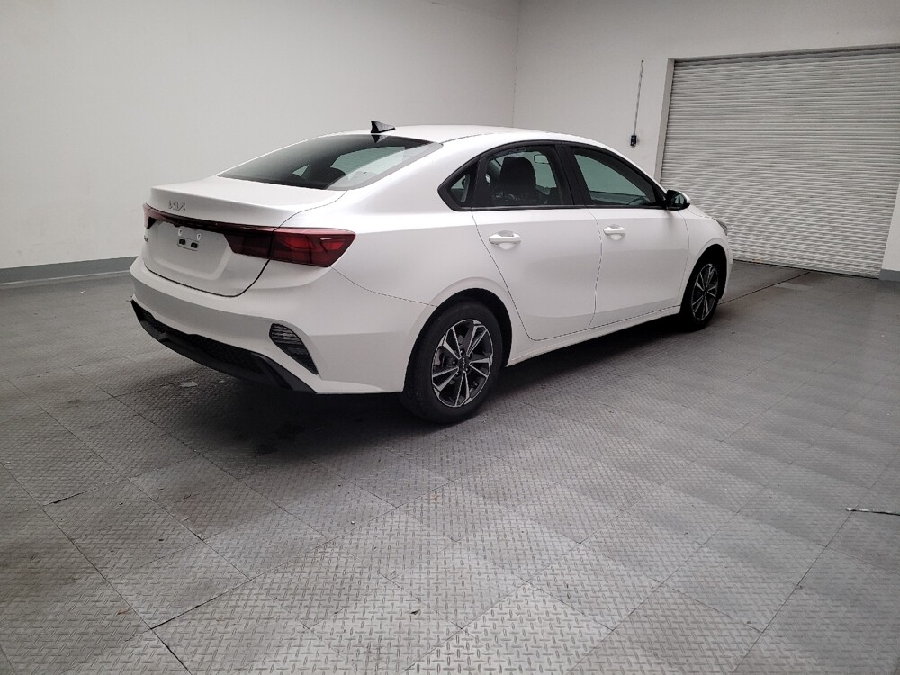 2024 Kia Forte in Montclair, CA 91763 - 18131959 9