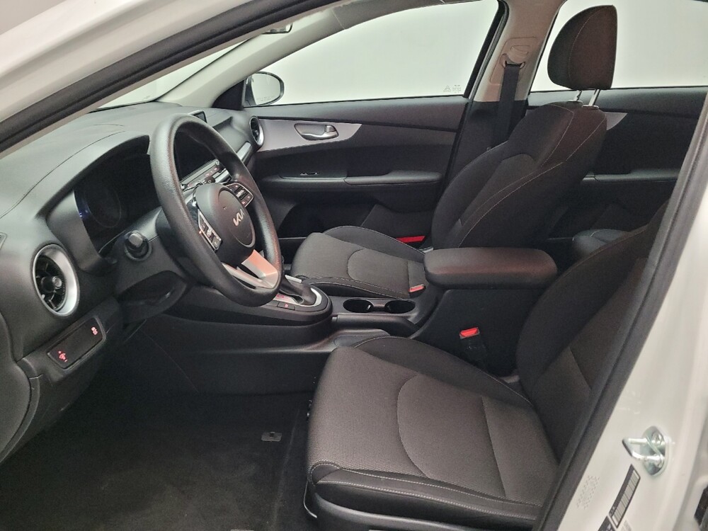 2024 Kia Forte in Montclair, CA 91763 - 18131959 17