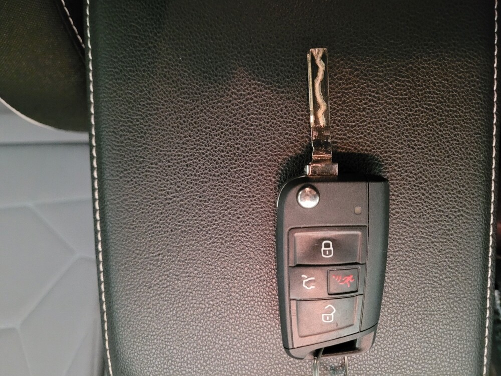 2025 Volkswagen Jetta in Downey, CA 90241 - 18131961 32