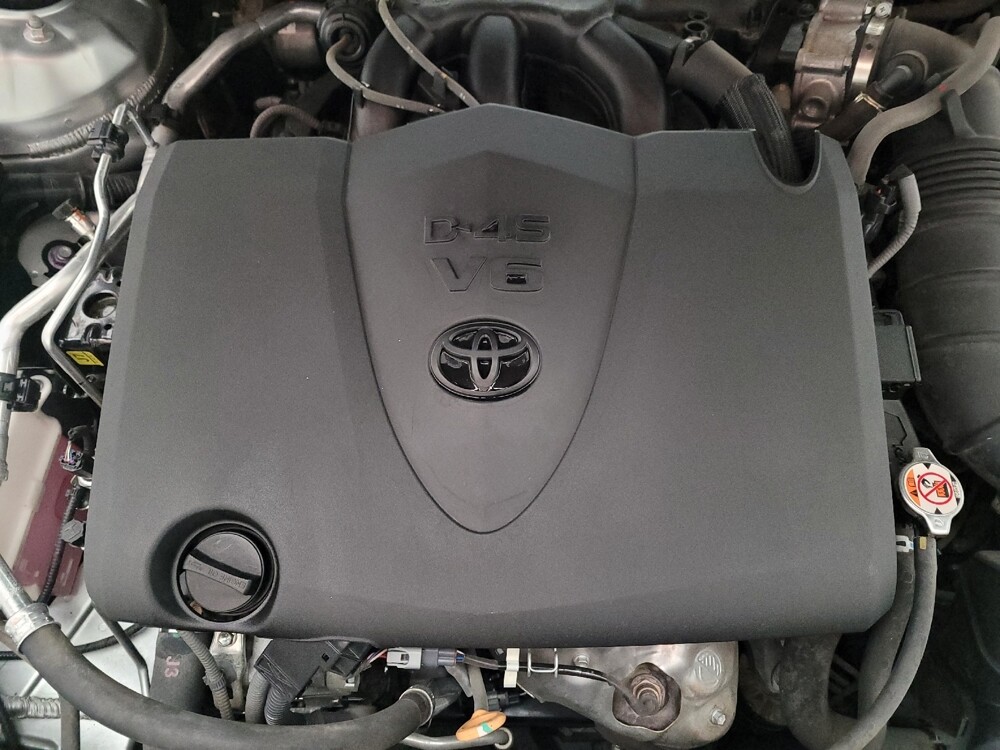 2018 Toyota Camry in Riverside, CA 92504 - 18131963 30