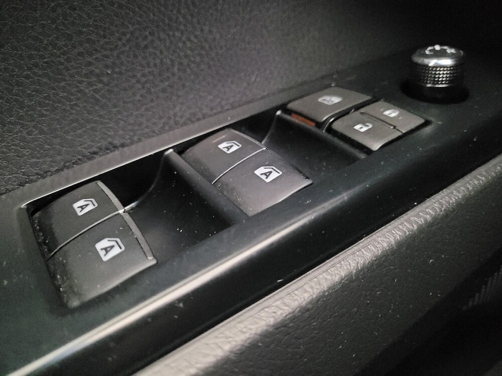 2018 Toyota Camry in Riverside, CA 92504 - 18131963 27