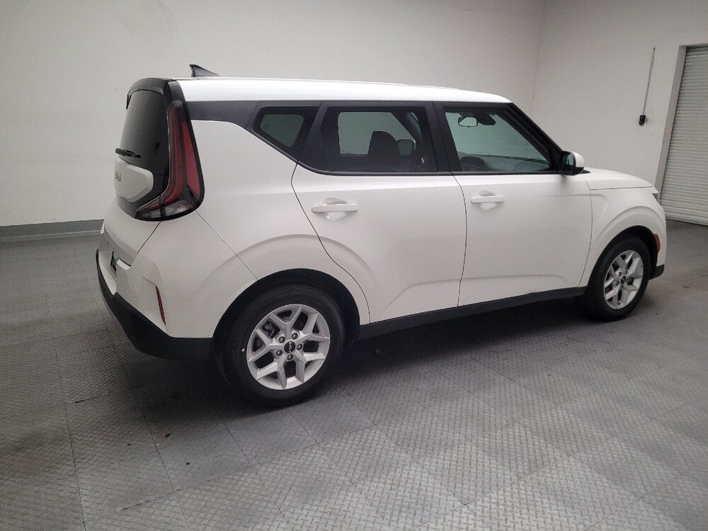 2025 Kia Soul in Montclair, CA 91763 - 18131966 10