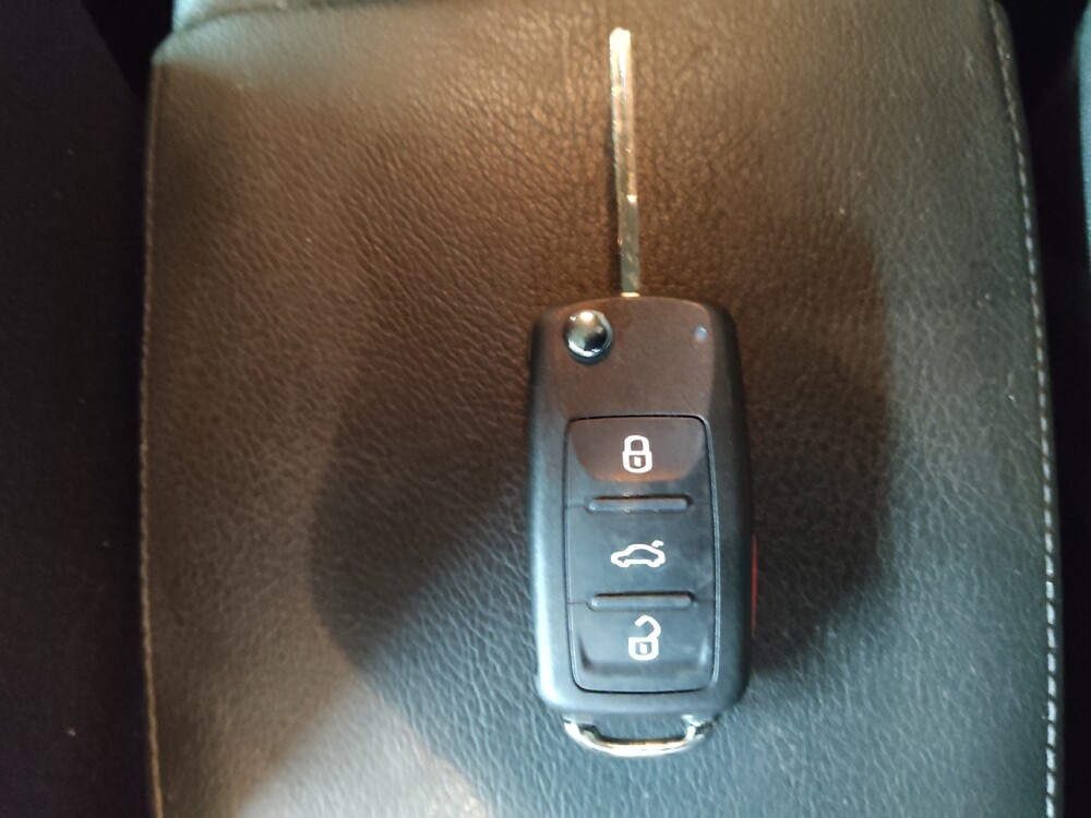 2018 Volkswagen Jetta in Columbus, GA 31909 - 18131982 32