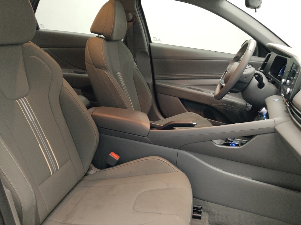 2025 Hyundai Elantra in Jackson, MS 39211 - 18131995 21