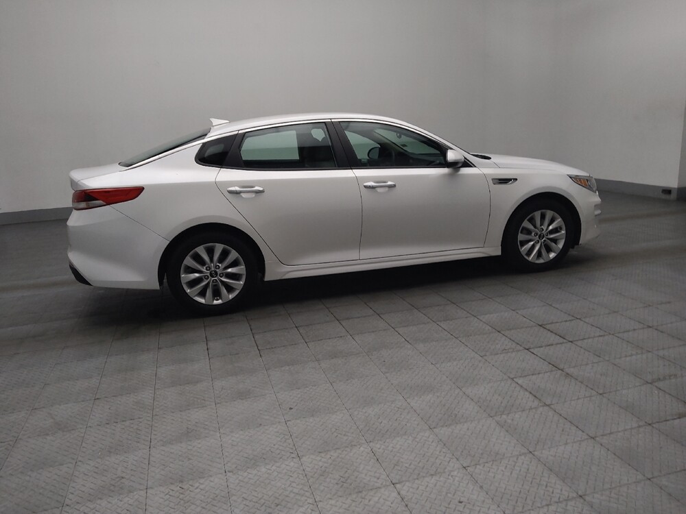 2018 Kia Optima in Chattanooga, TN 37421 - 18131998 10