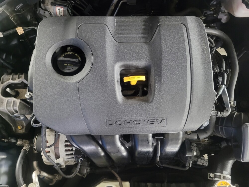 2019 Hyundai Elantra in Duluth, GA 30096 - 18132002 30