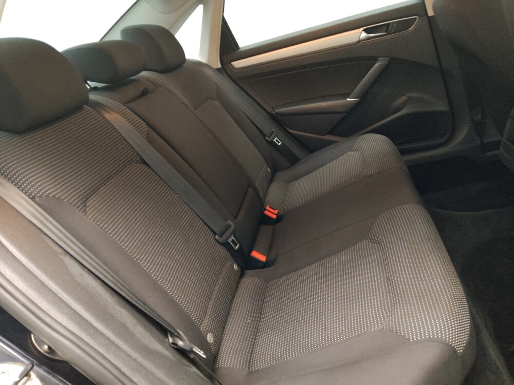 2017 Volkswagen Passat in Stone Mountain, GA 30083 - 18132009 19