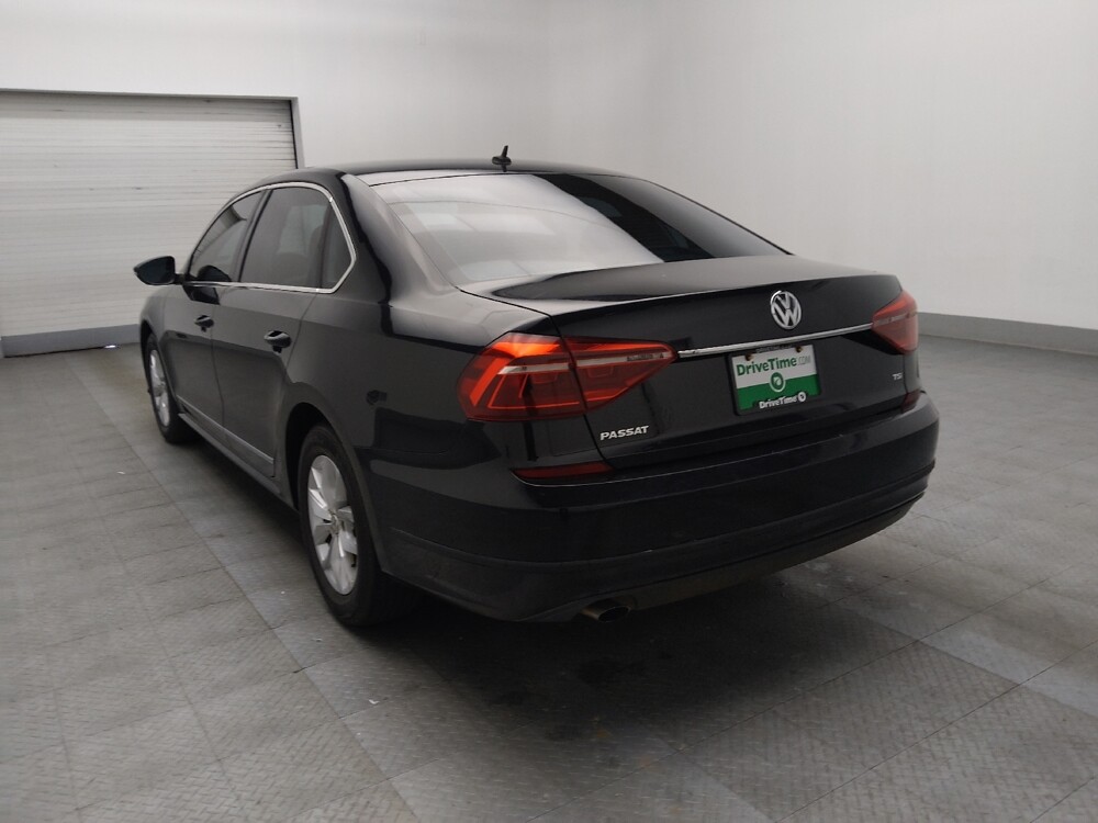 2017 Volkswagen Passat in Stone Mountain, GA 30083 - 18132009 5