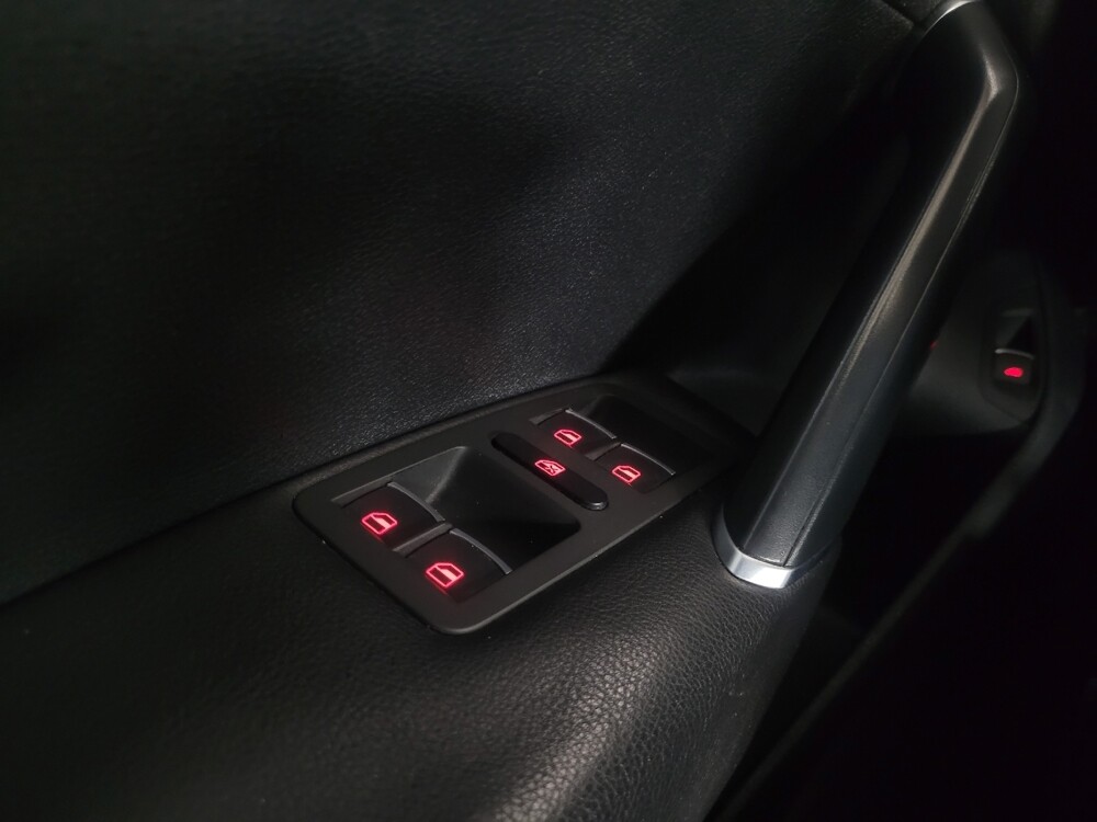 2017 Volkswagen Passat in Stone Mountain, GA 30083 - 18132009 27