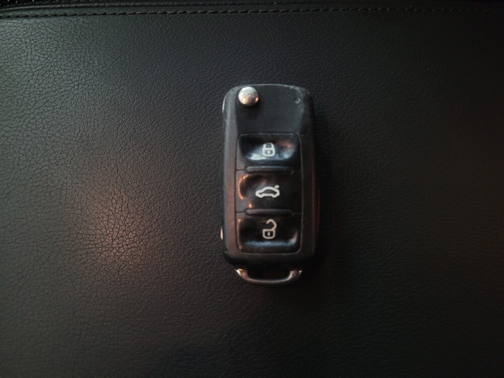 2017 Volkswagen Passat in Stone Mountain, GA 30083 - 18132009 32